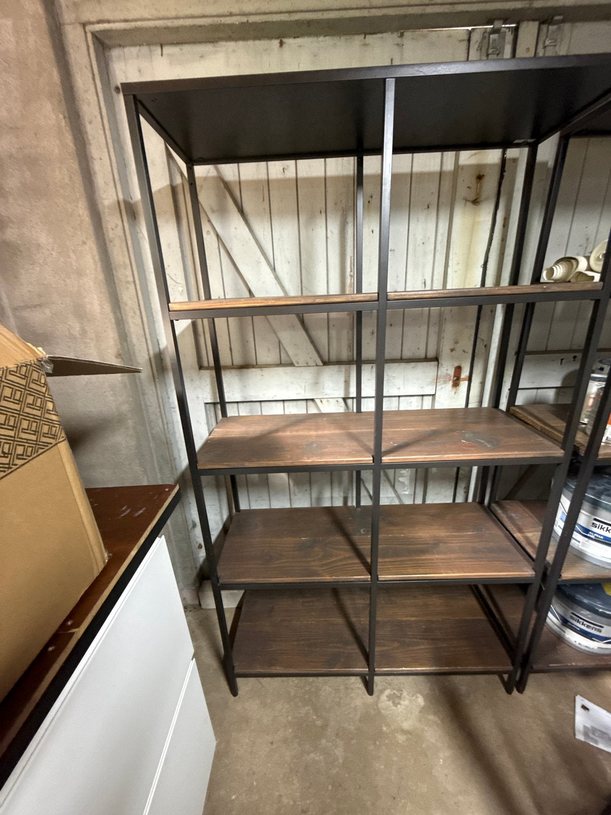 Robuuste industriële boekenkast met houten planken, Ophalen, Met plank(en), Gebruikt, 50 tot 100 cm