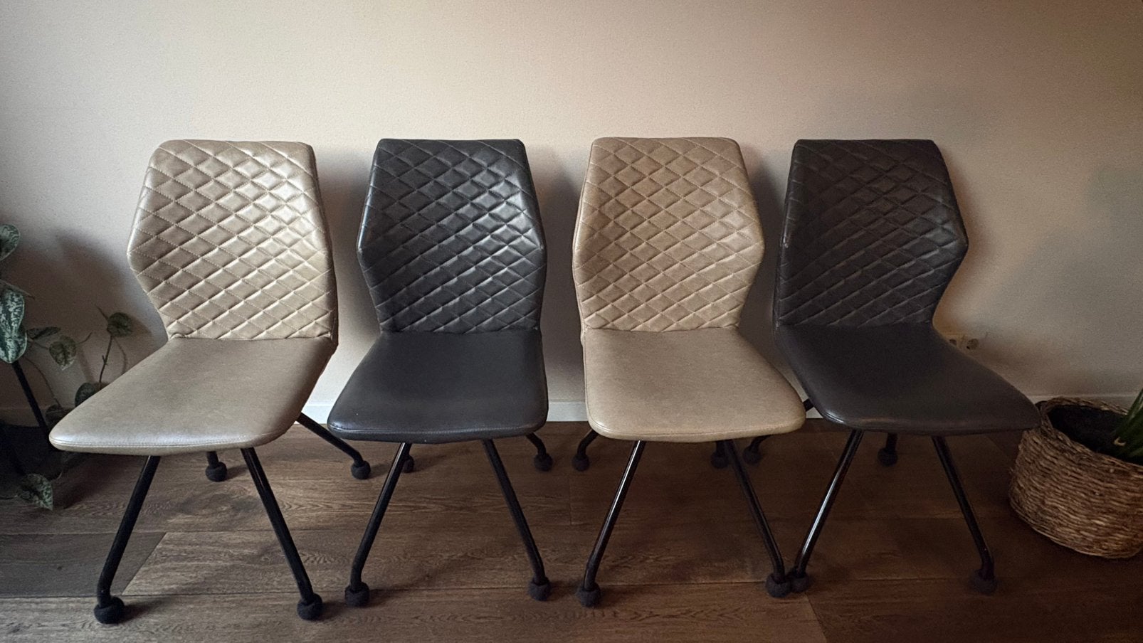 Set van 4 stoelen, grijs/taupe, Ophalen, Zo goed als nieuw, Grijs, Vier
