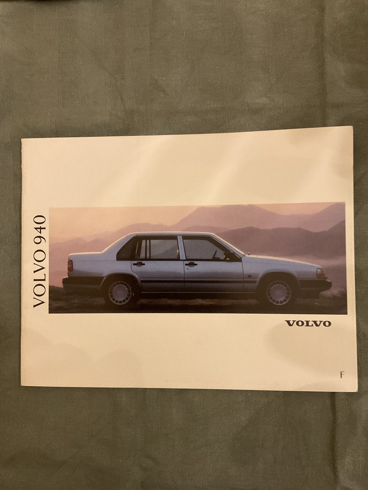 Volvo 940 brochure in nieuwstaat, Boeken, Ophalen of Verzenden, Nieuw, Volvo