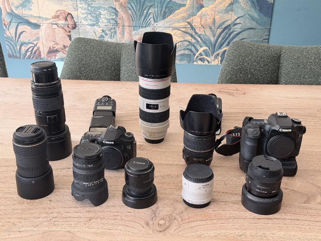 Complete Canon DSLR set – 2 bodies + 7 lenzen + accessoires, Gebruikt, Spiegelreflex, Canon, Geen optische zoom