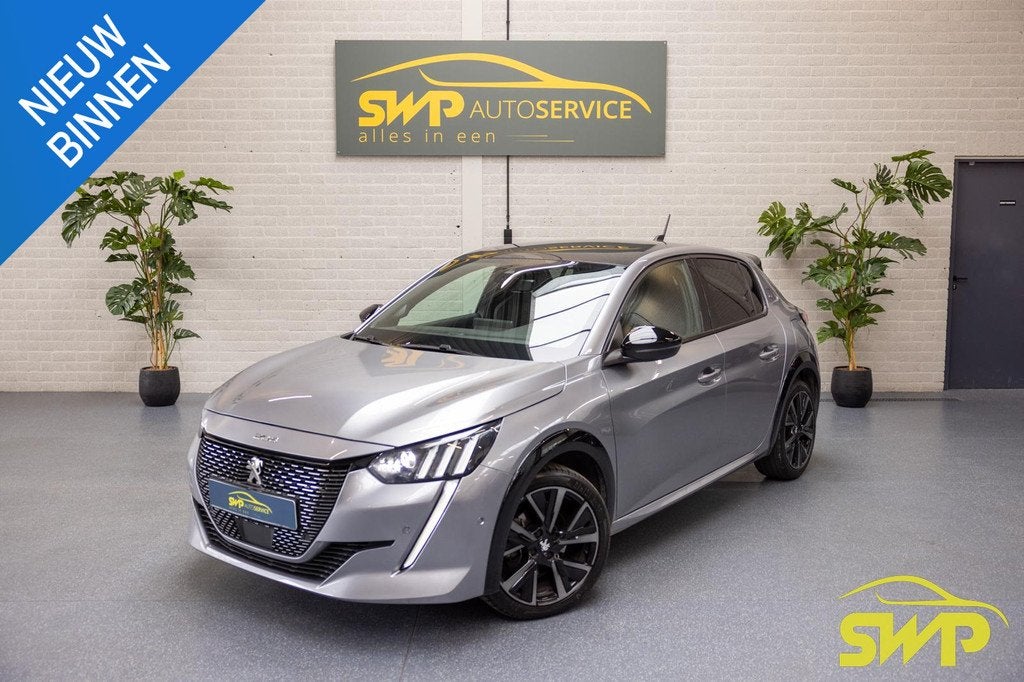 Peugeot 208 1.2 PureTech GT Pack | ACC | Pano | Navi | Cam |, Auto's, Peugeot, 101 pk, Gebruikt, 1199 cc, 3 cilinders