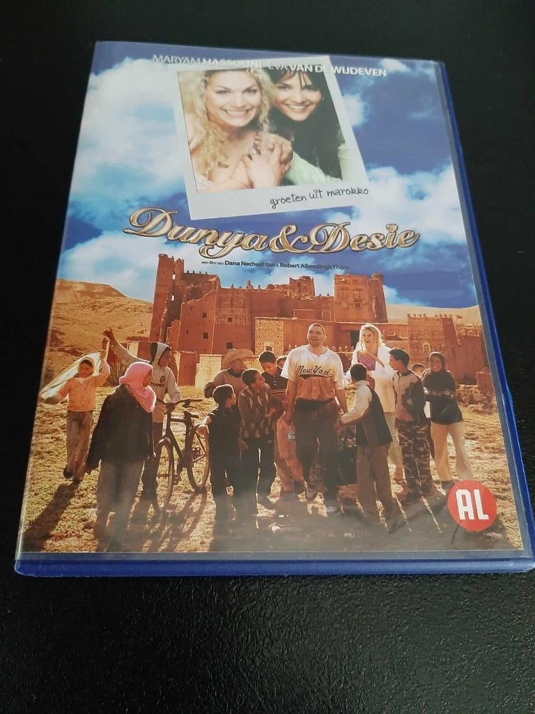 Dunya & Desie, Maryam Hassouni, Eva van de Wijdeven!, Alle leeftijden, Ophalen of Verzenden, Gebruikt, Komedie