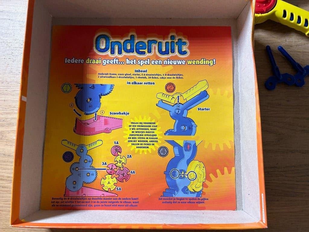Onderuit! Vernieuwd MB, Hobby en Vrije tijd, Gezelschapsspellen | Bordspellen, Ophalen of Verzenden, Zo goed als nieuw