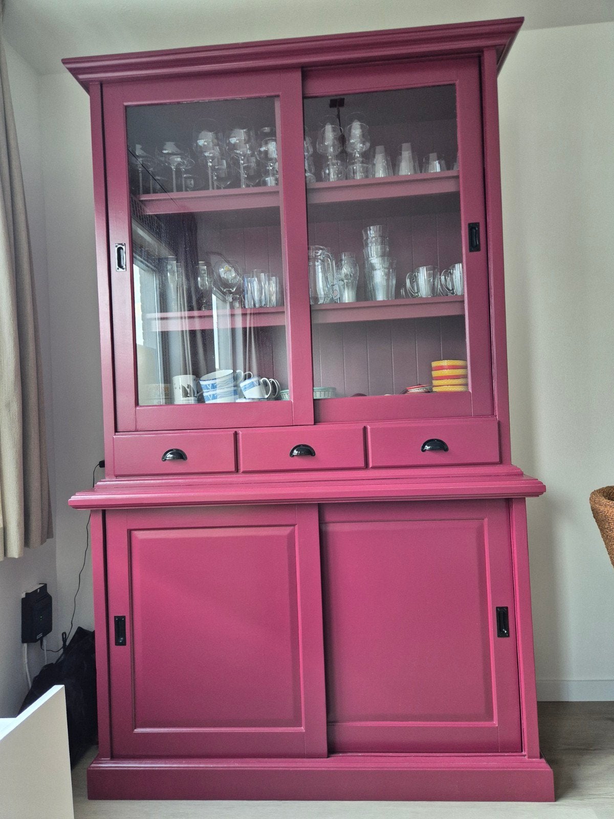 Opvallende roze buffetkast / vitrinekast in 2 delen, Ophalen, 25 tot 50 cm, 100 tot 150 cm, 200 cm of meer