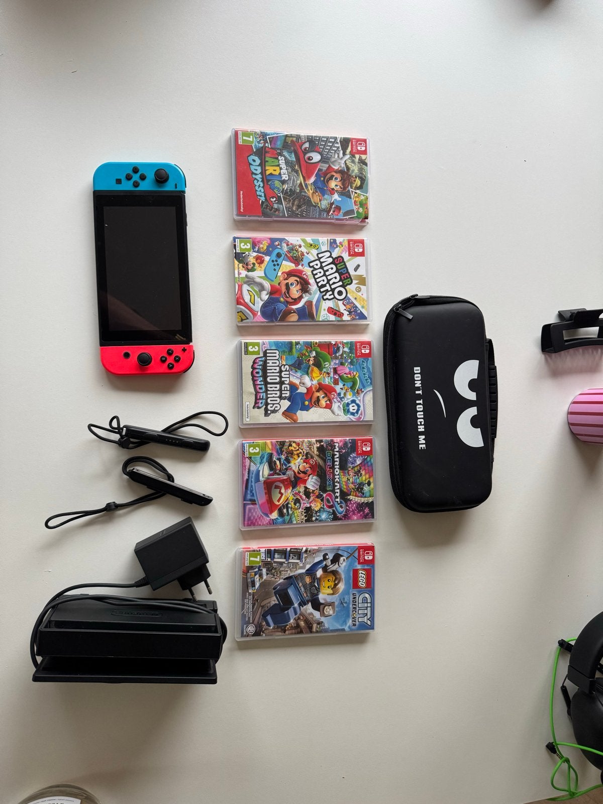 Nintendo Switch met 5 spellen en accessoires, Spelcomputers en Games, Met games, Met 2 controllers, Ophalen of Verzenden, Zo goed als nieuw