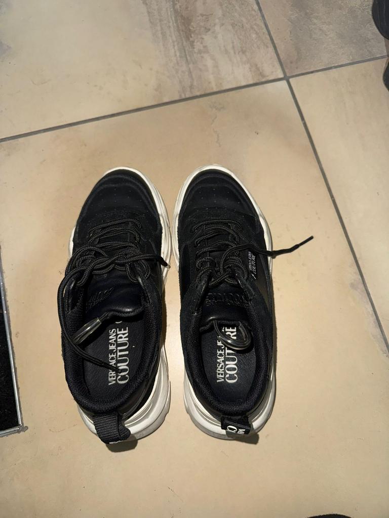 Versace schoenen, Kleding | Dames, Schoenen, Ophalen of Verzenden, Zo goed als nieuw, Zwart, Sneakers of Gympen