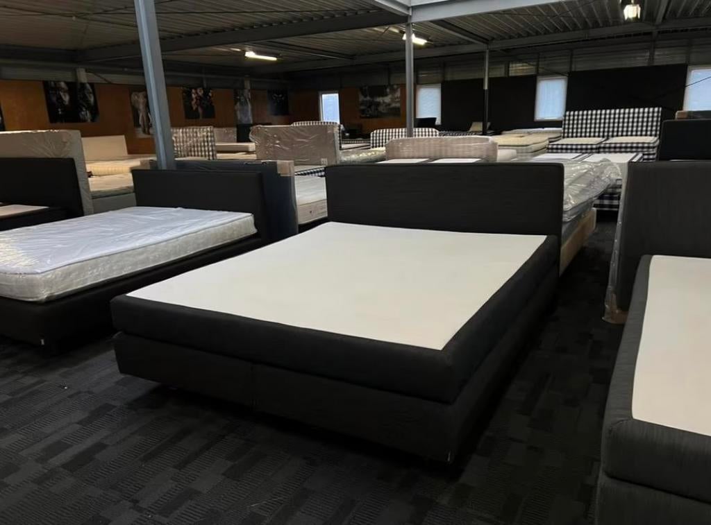 Auping boxspring 180x210 met 1 gehele matras event. Pullman, Ophalen, Zo goed als nieuw