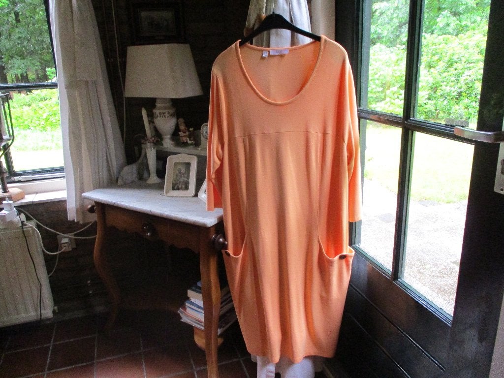 mj/BPC/jurk/maat 48/50 valt als 46/ ABRIKOOS KLEUR/als nieuw, Overige kleuren, Verzenden, Jurk, Zo goed als nieuw