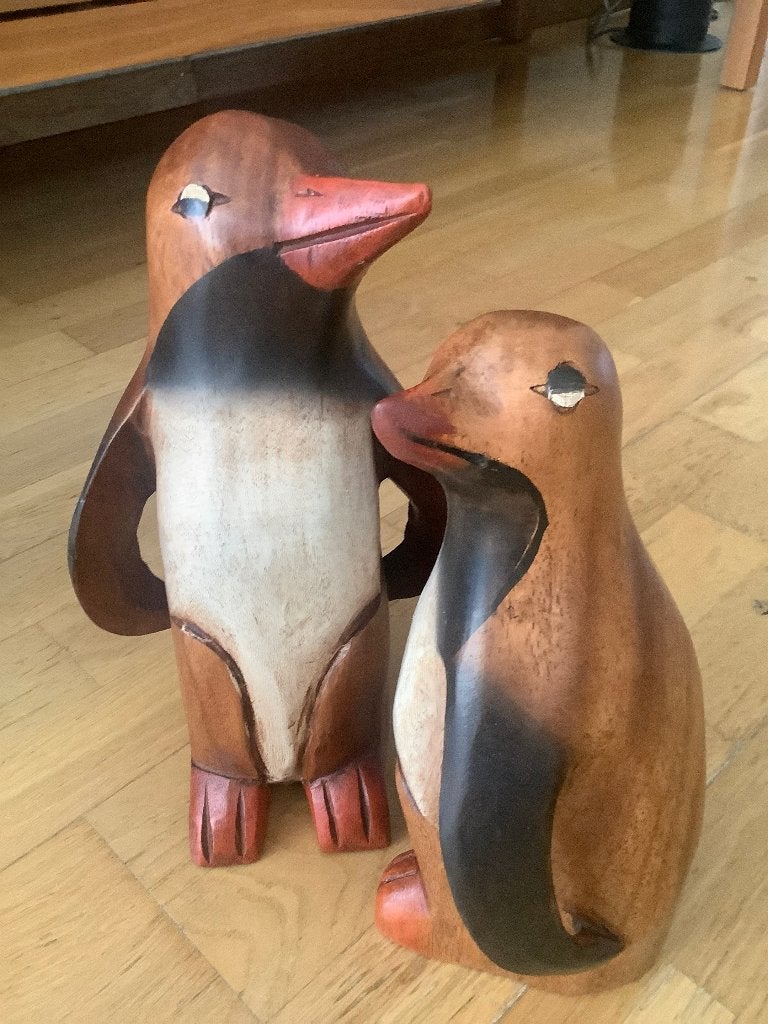 vintage houten Pinguïns set van 2 handgesneden beeldjes, Verzamelen, Beelden en Beeldjes, Ophalen, Zo goed als nieuw, Dier