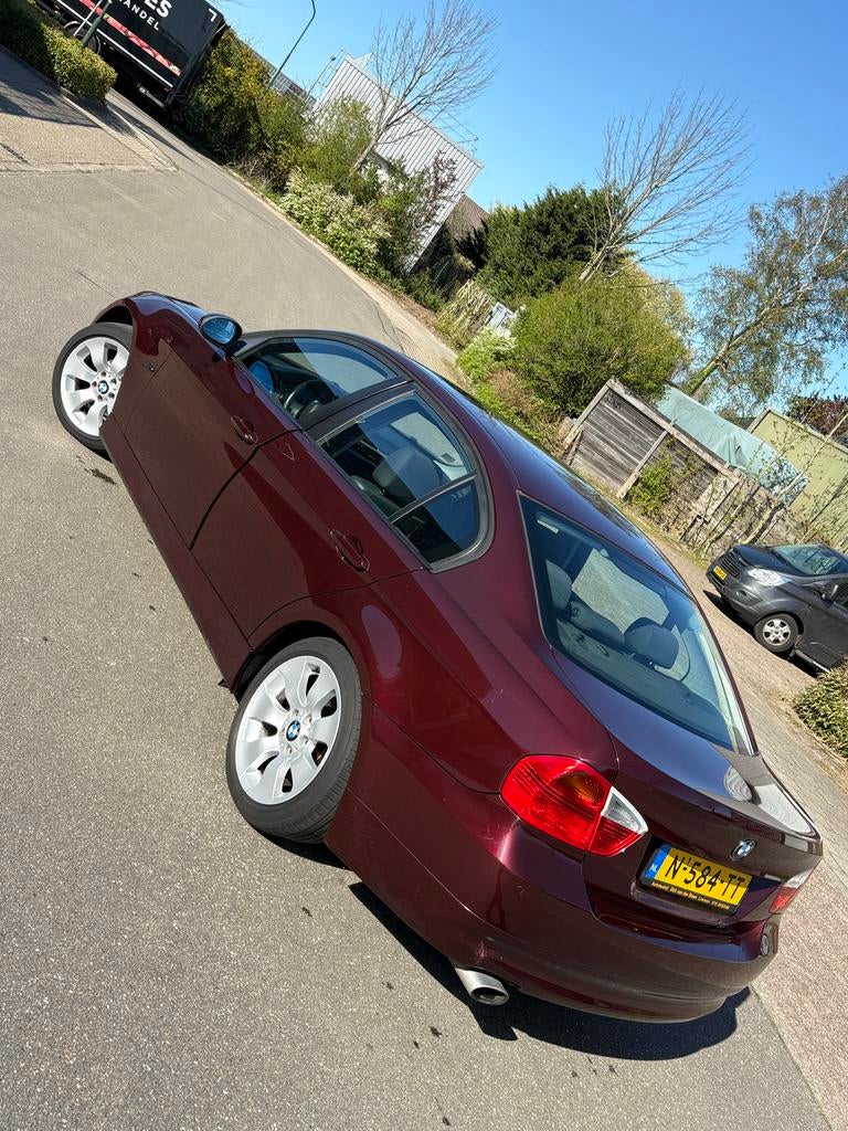 BMW 3-Serie 2.0 I 318 2007 Rood, Auto's, BMW, Achterwielaandrijving, Zwart, USB, Leder en Stof