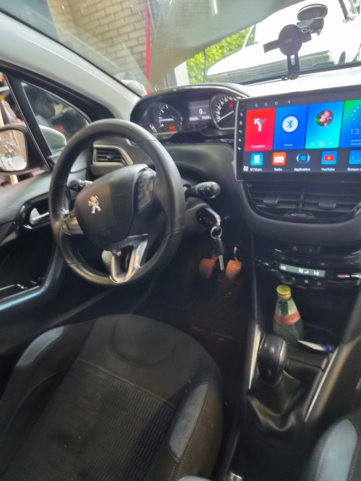 Foto 10 van Peugeot 208 1.4 VTI 70KW/95PK 5-D 2012 Grijs