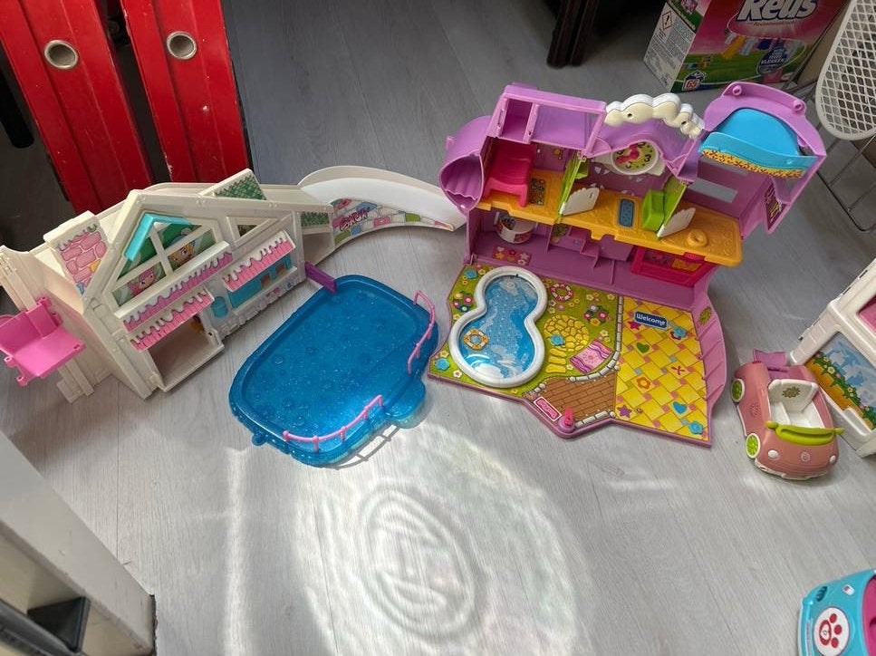 Grote set Piny pon speelgoed met huisjes en auto's, Kinderen en Baby's, Speelgoed | Poppen, Ophalen of Verzenden, Gebruikt, Overige typen