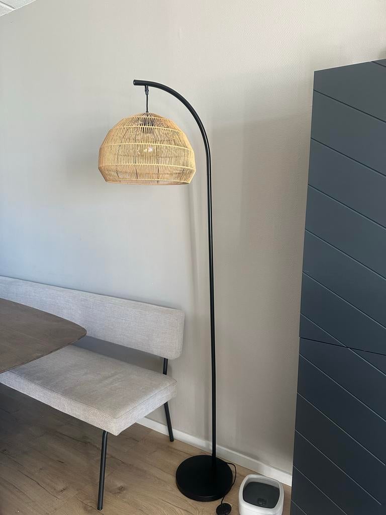 Kwantum Vloerlamp Segin Naturel, Huis en Inrichting, Lampen | Vloerlampen, Ophalen, Zo goed als nieuw, Overige materialen, 150 tot 200 cm