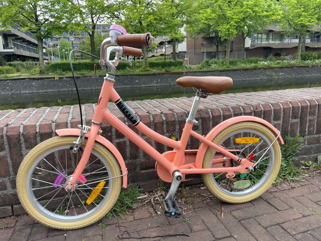 Lekker Amsterdam 16 inch kinderfiets, Fietsen en Brommers, Fietsen | Kinderfietsjes, Ophalen, Zijwieltjes, Velgrem, 16 tot 20 inch