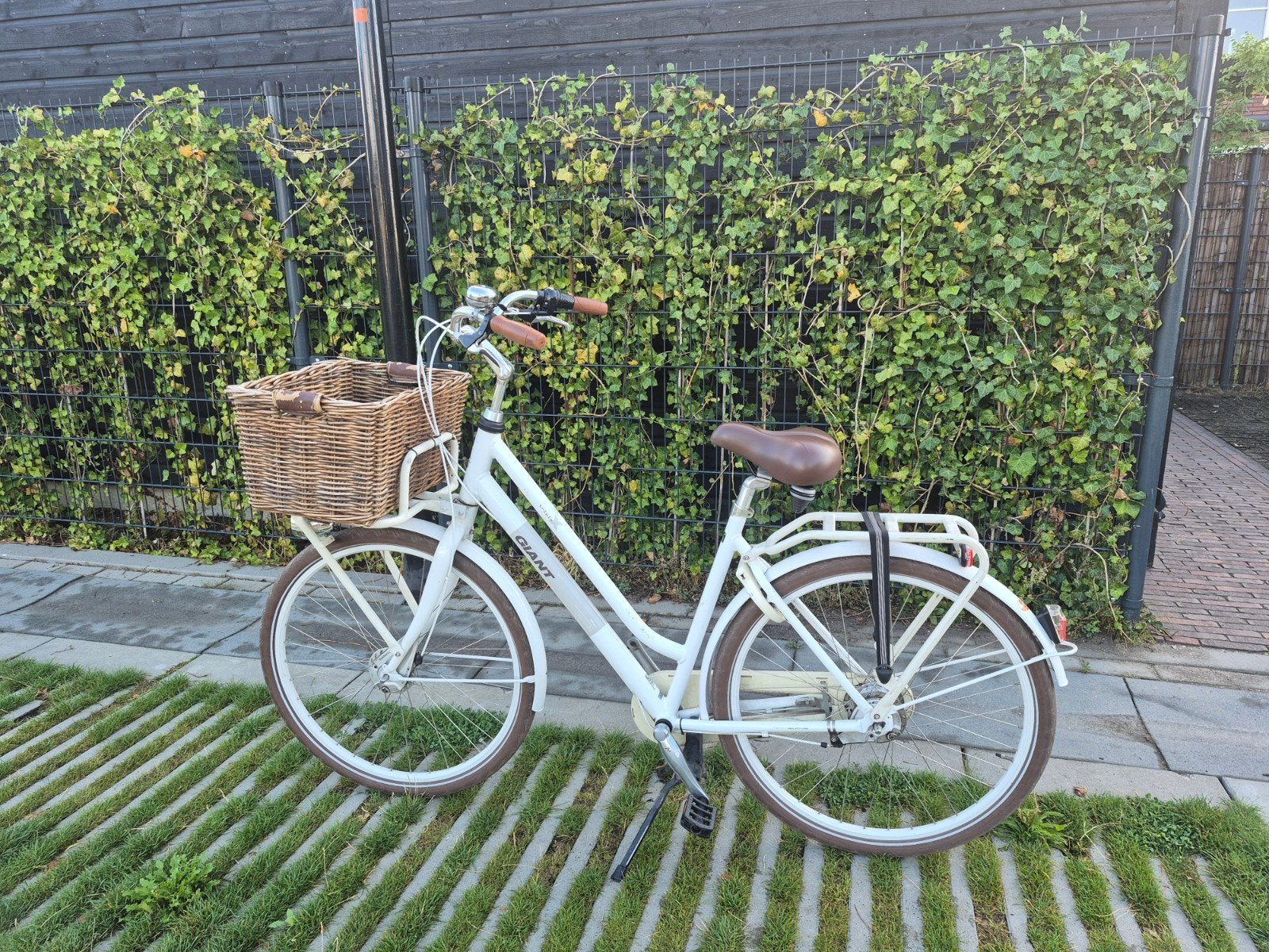 Giant triple X damesfiets 7 versnellingen wit, Ophalen, Gebruikt, Velgrem, Versnellingen