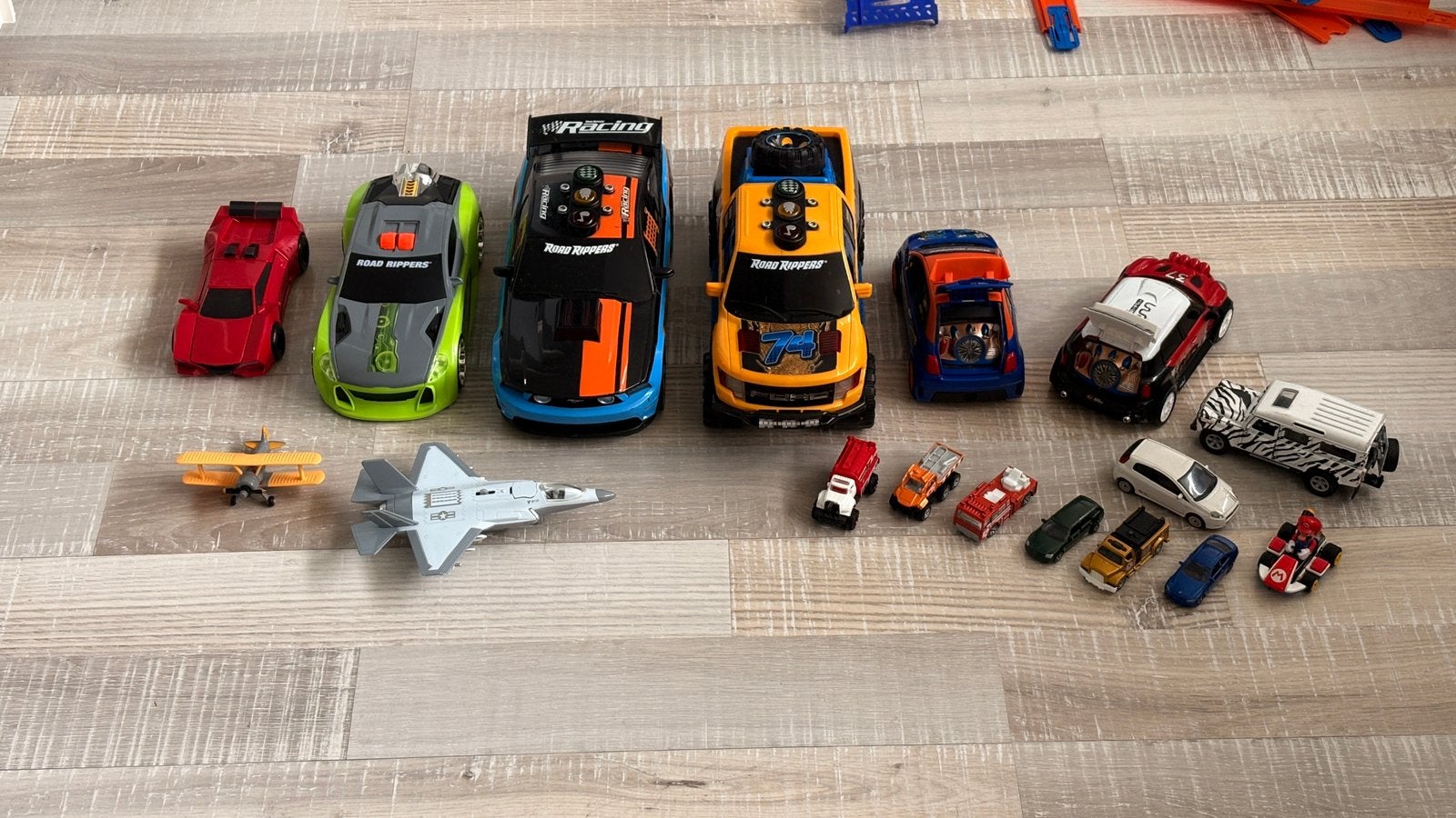 Speelgoed autos + 2 vliegtuigjes - Ook los te koop, Kinderen en Baby's, Speelgoed | Speelgoedvoertuigen, Ophalen, Gebruikt