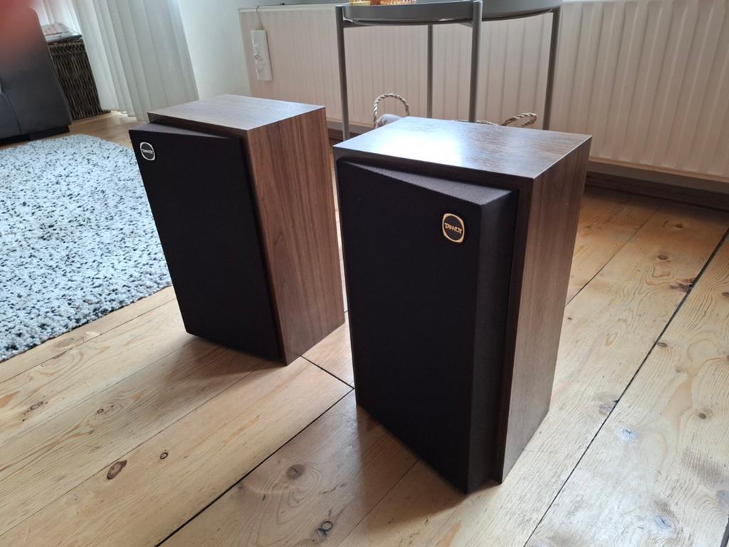 Tannoy Titan speakers, Zo goed als nieuw, 60 tot 120 watt, Front, Rear of Stereo speakers, Ophalen