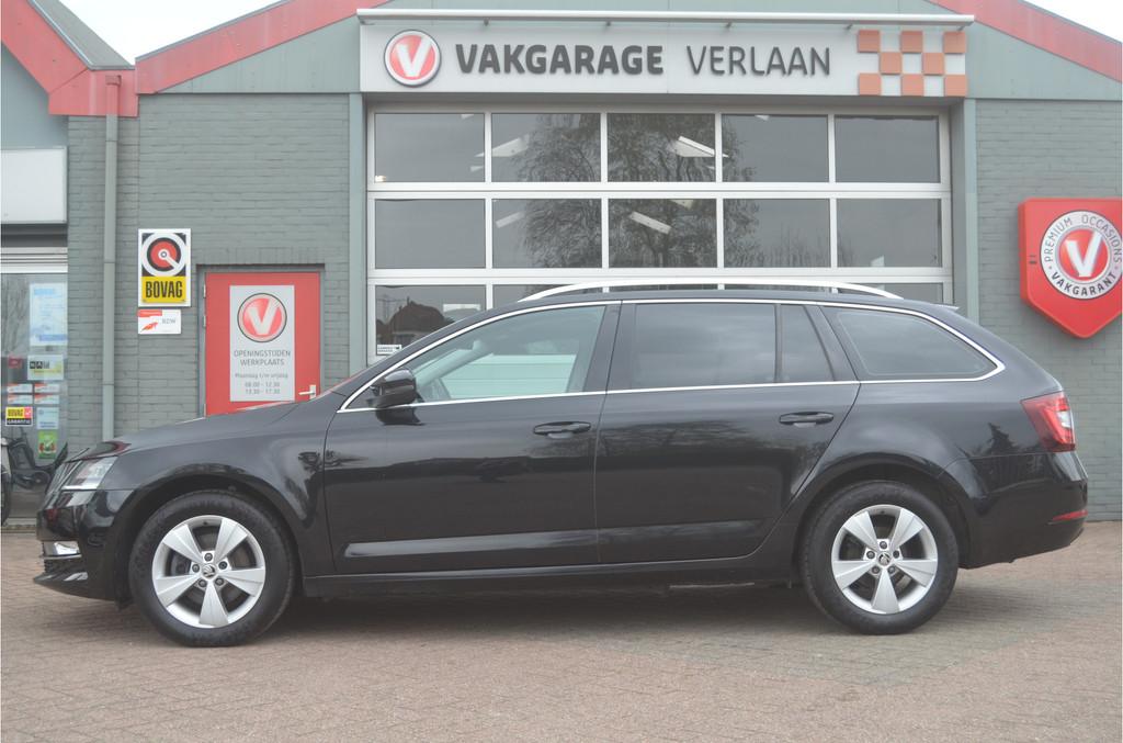 Skoda Octavia sta. 1.5 TSI Style AUTOMAAT trekhaak 12 mnd. g, Gebruikt, Euro 6, Zwart, 650 kg