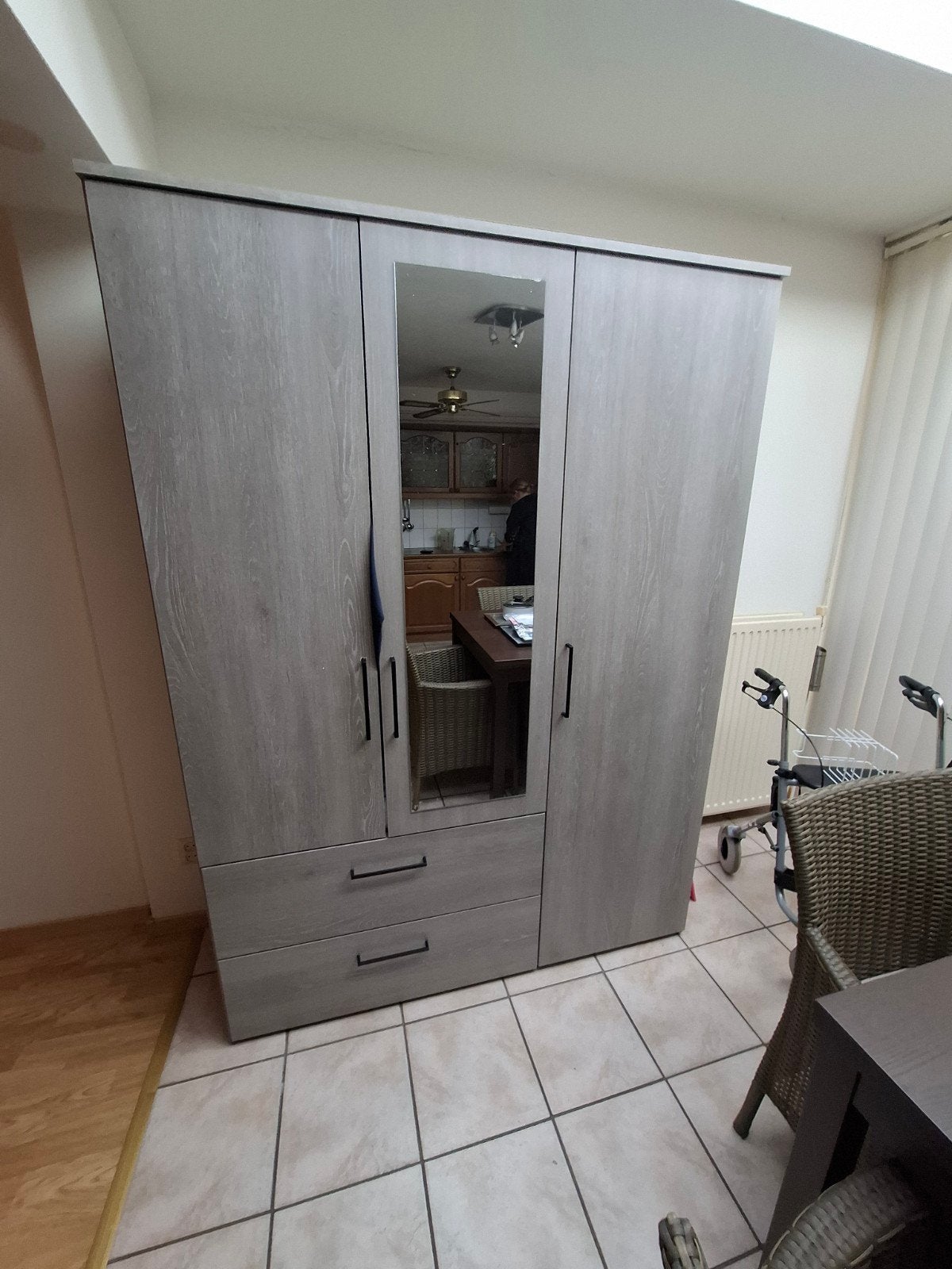 mooie kledingkast, Ophalen of Verzenden, Gebruikt, 50 tot 75 cm, 150 tot 200 cm