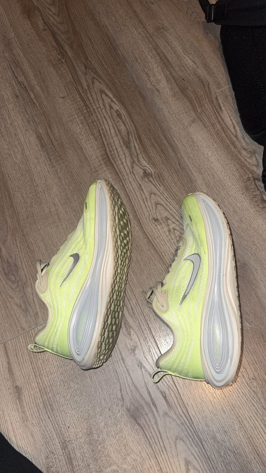 Nike Air Max Sneakers - Neon Geel, Ophalen of Verzenden, Gedragen, Geel, Sneakers of Gympen