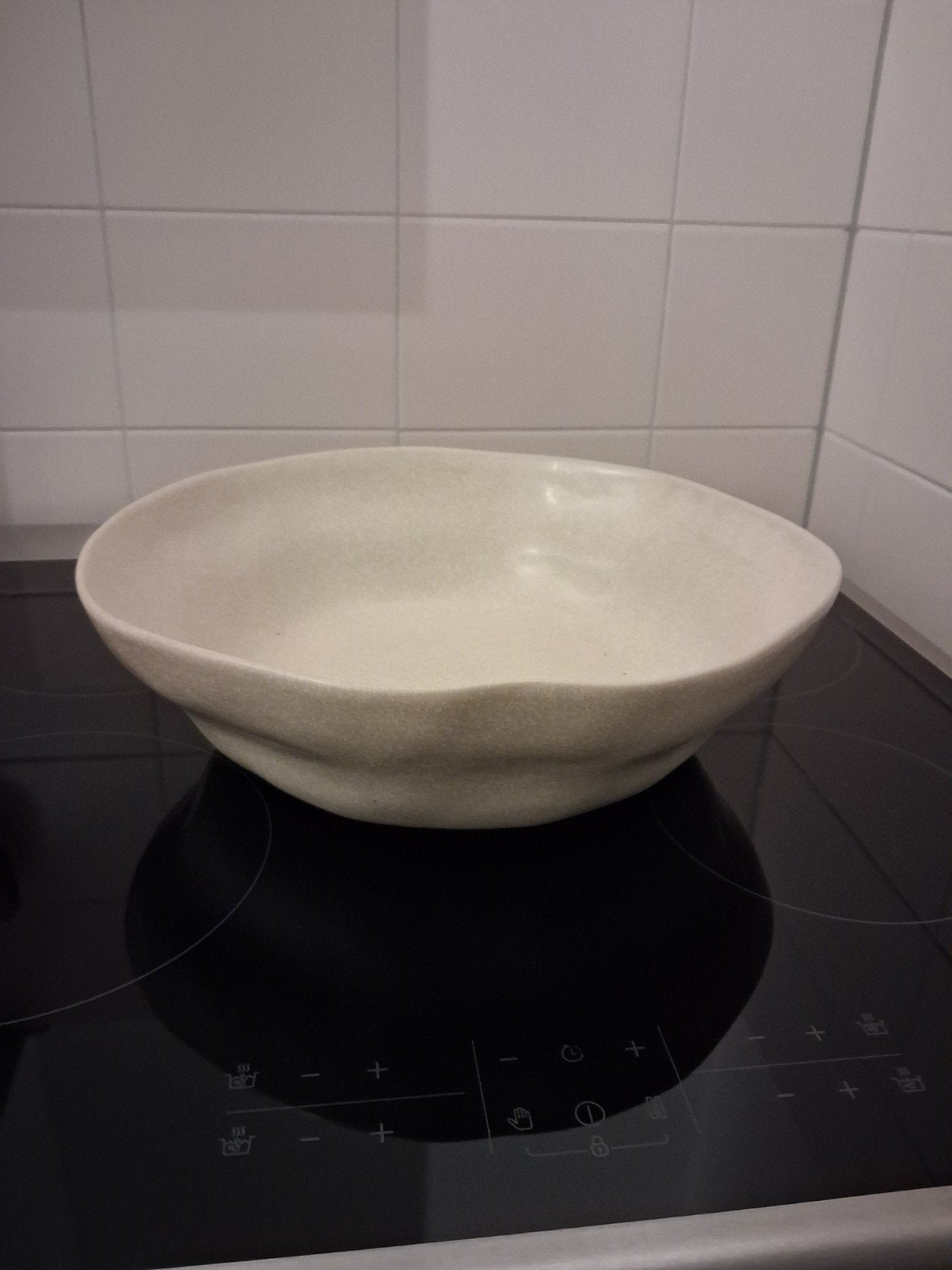 Prachtige design schaal van Intermezzo Nieuwstaat., Ophalen, Zo goed als nieuw, Rond, Steen of Aardewerk