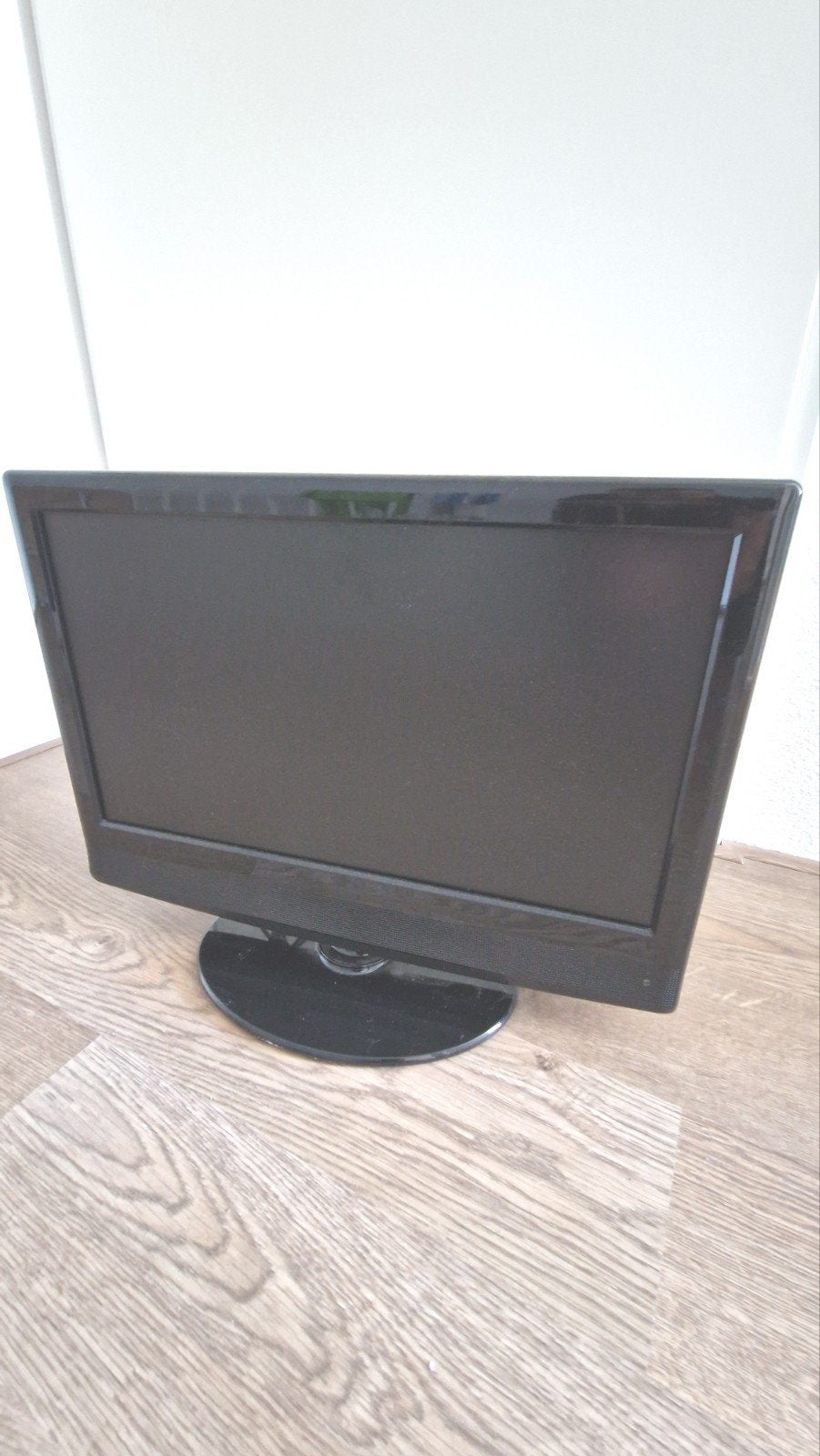 Q.MEDIA QL-2216 21.6" LCD TV - Compacte Televisie, Overige merken, Gebruikt, 50 Hz, Ophalen of Verzenden