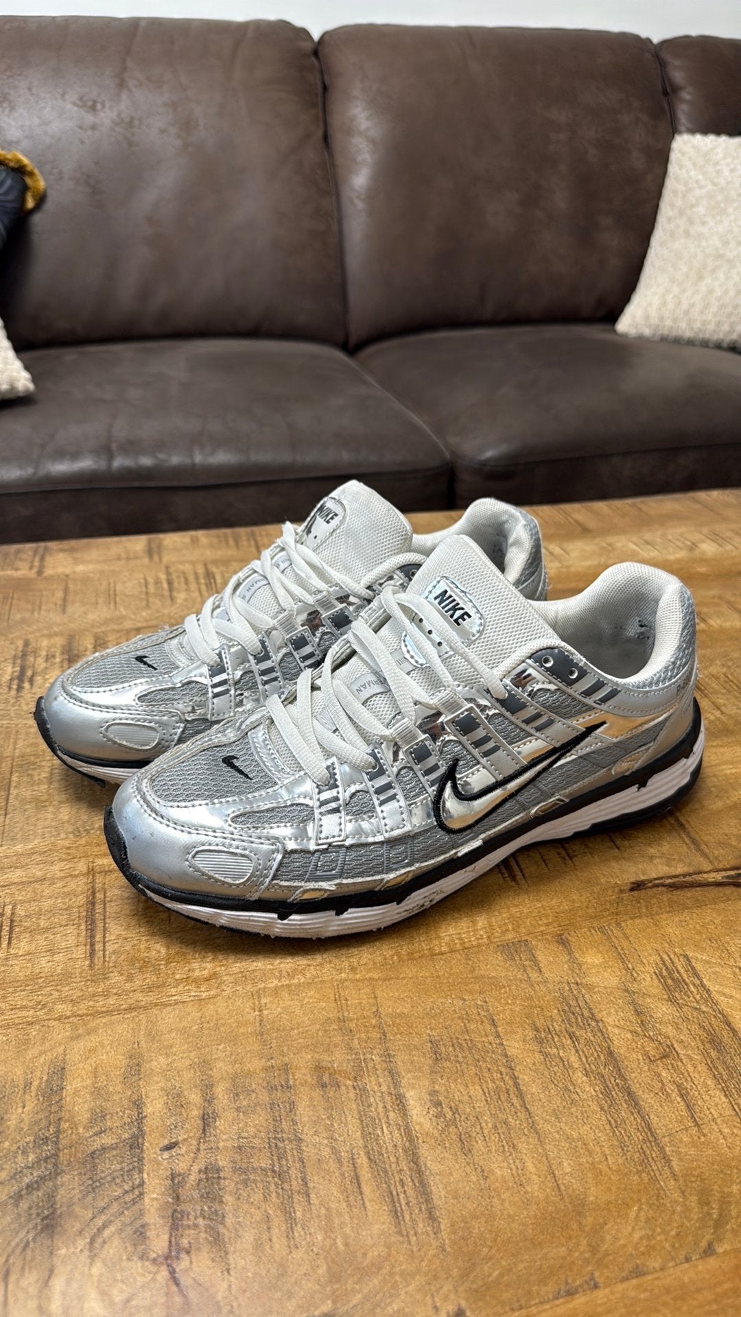 Nike P6000 Metallic-Silver / 44, Kleding | Heren, Ophalen of Verzenden, Gedragen, Overige kleuren