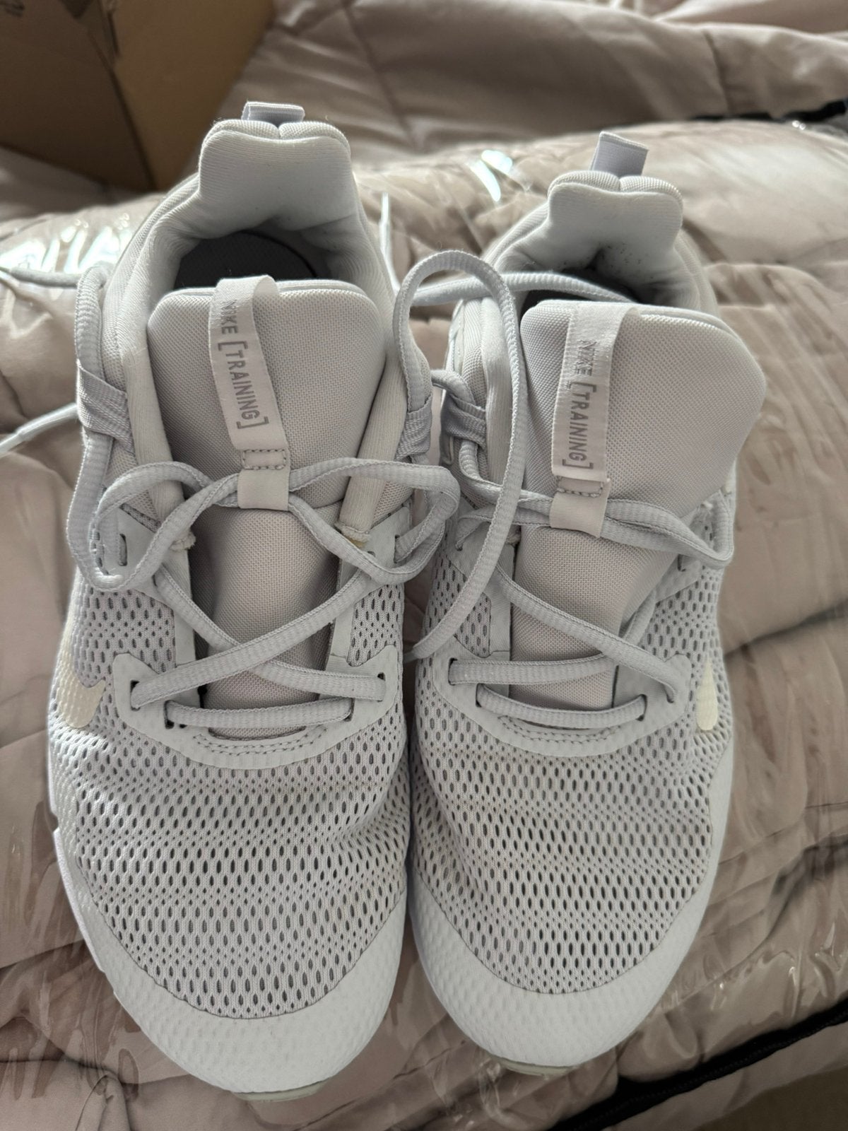 Lichtgrijze Nike sneakers maat 42, Ophalen of Verzenden, Zo goed als nieuw, Grijs, Sneakers of Gympen