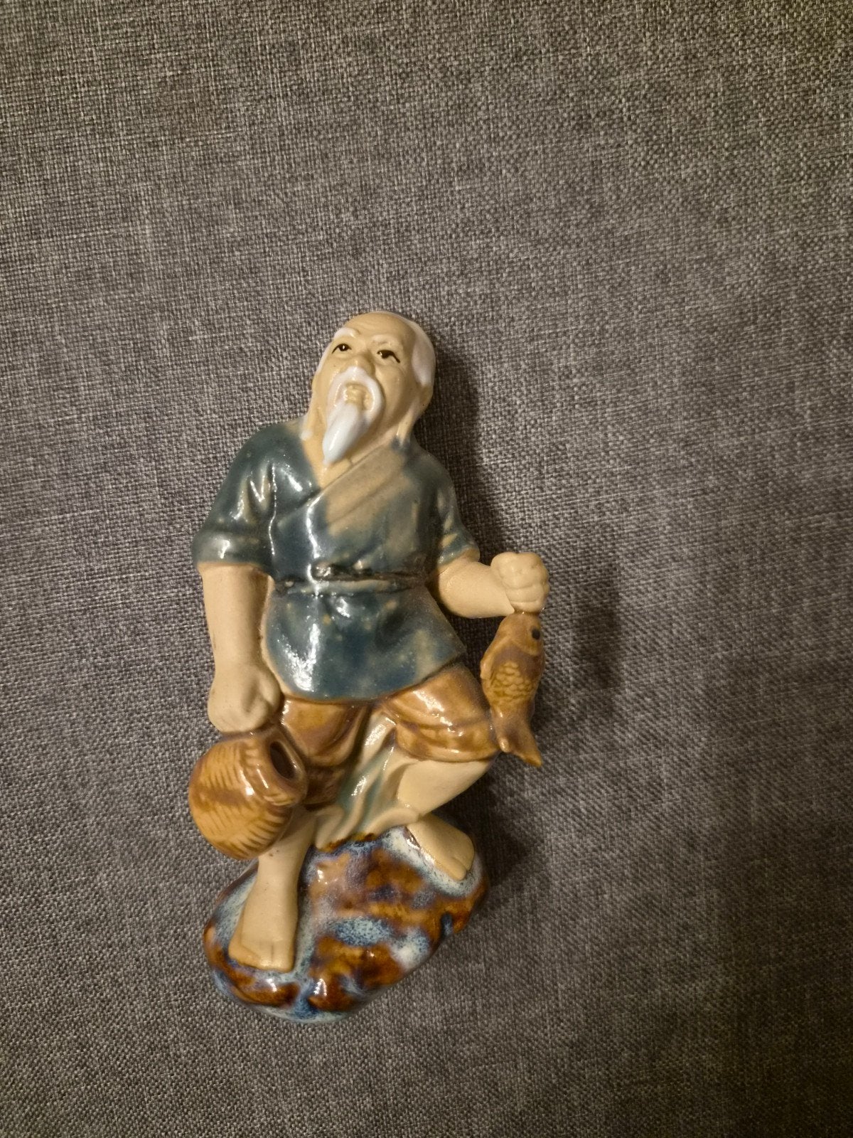 Decoratief beeldje Chinese visser met vis, Ophalen of Verzenden, Gebruikt, Mens