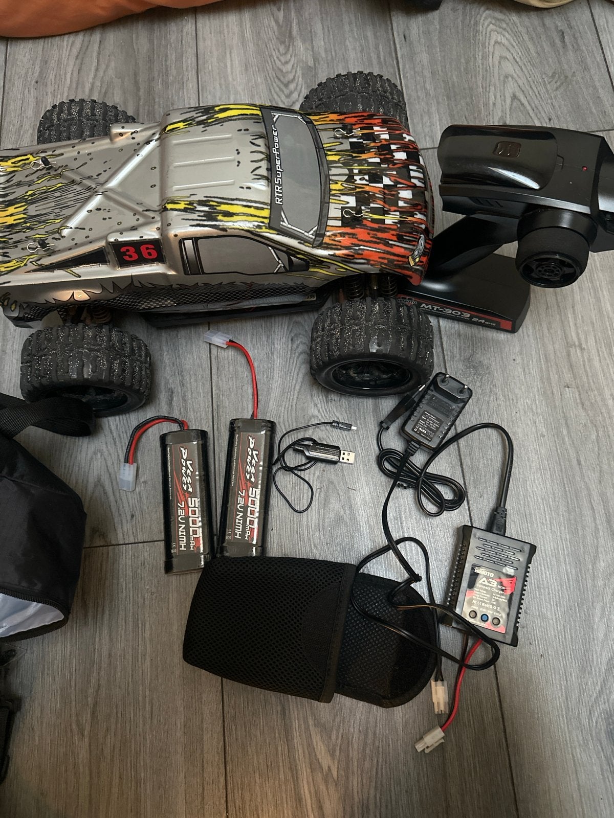 RC Himoto monster truck 2.4 met extra's, Elektro, Gebruikt, Auto offroad, Ophalen of Verzenden