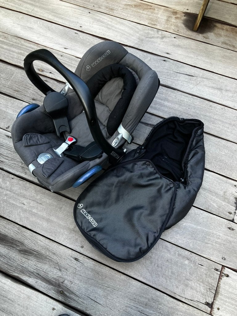 maxicosi met verkleiner en warme hoes, Ophalen, 0 t/m 13 kg, Maxi-Cosi, Gebruikt