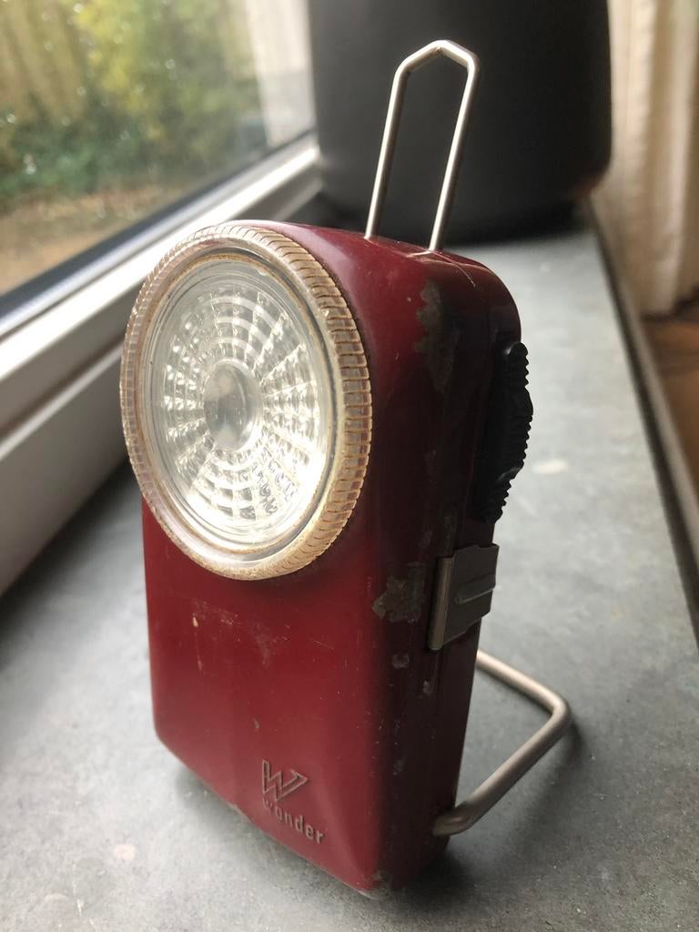 Retro donkerrode WONDER PAKAR zaklamp - in werkende staat, Ophalen of Verzenden, Gebruikt, Batterij