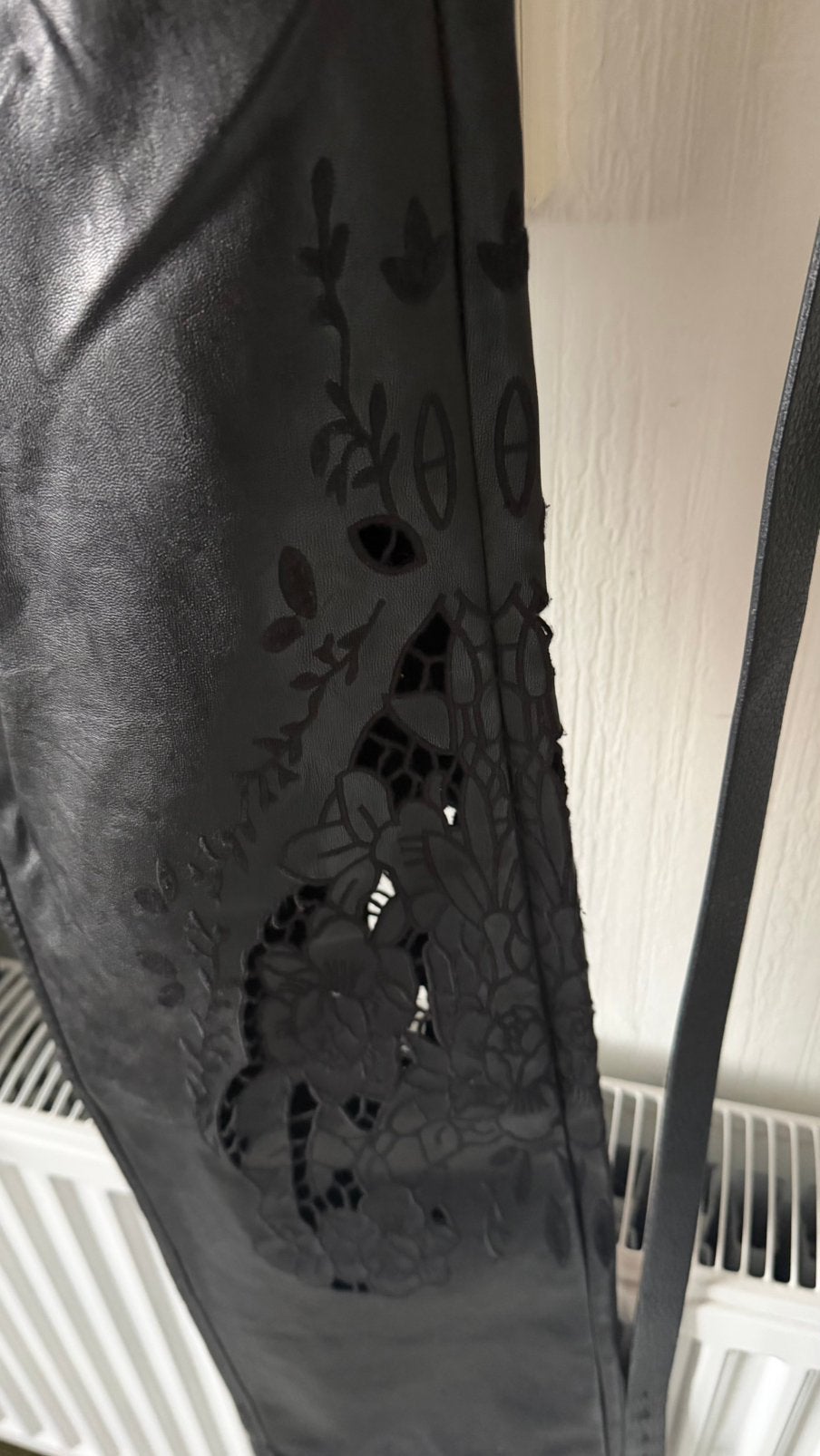 Nikkie leren broek, Ophalen of Verzenden, Zo goed als nieuw, Zwart, W28 - W29 (confectie 36)
