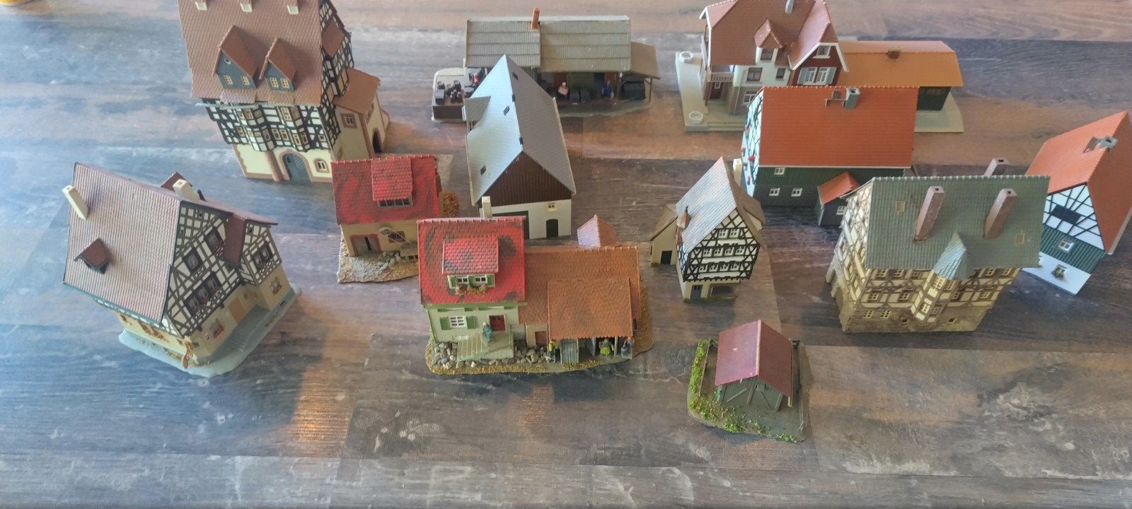 Grote partij H0 modelspoor vakwerkhuizen, gebouwen en access, Gebruikt, Gelijkstroom of Wisselstroom, Brug, Tunnel of Gebouw, Ophalen
