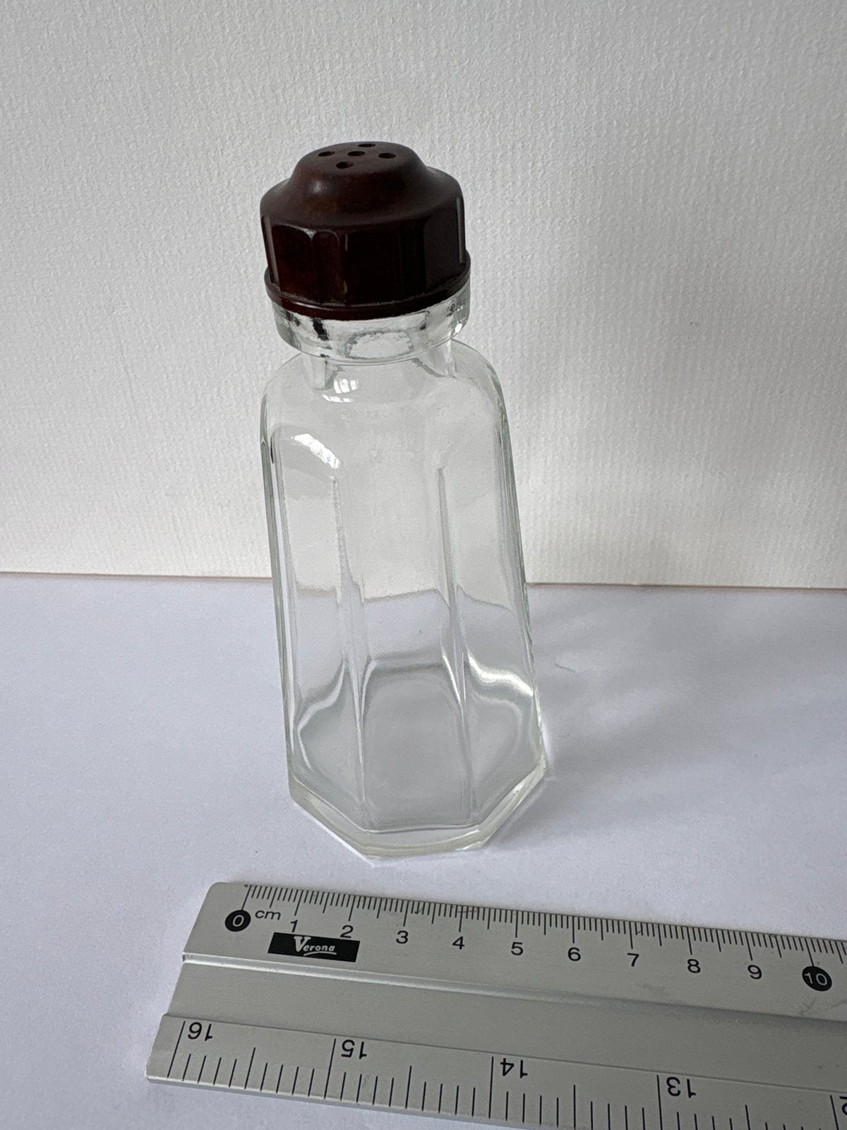 Vintage Glazen Zoutvaatje met Bruine bakelieten Dop, Ophalen of Verzenden