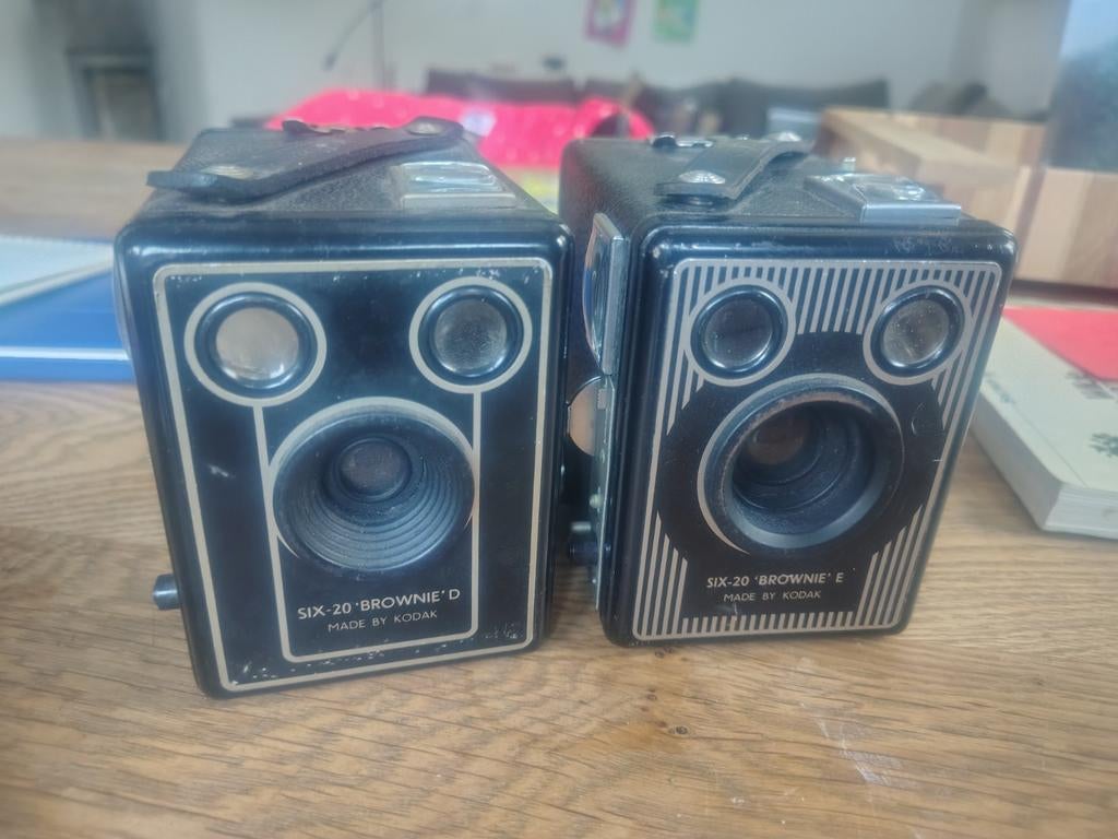 Twee Kodak fototoestellen, brownie type D en E, Ophalen of Verzenden