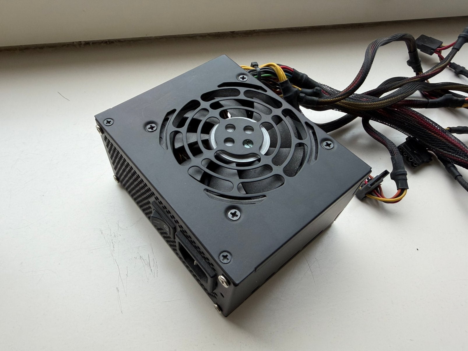 Silverstone SFX 300W voeding 80Plus Bronze, Computers en Software, Ophalen of Verzenden, Zo goed als nieuw