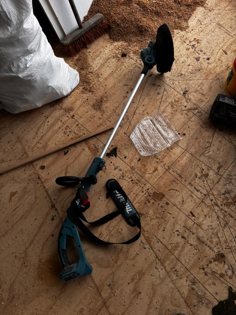 18v Makita DUR193 te koop, Ophalen, Zo goed als nieuw, Elektrisch