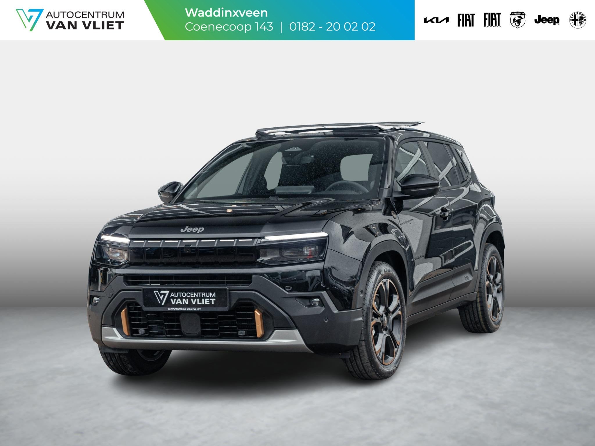 Jeep Avenger 85th Anniversary 54 kWh | Schuif/Kanteldak | Ad, Auto's, 12 maanden, Zwart, 156 pk, Leder en Stof