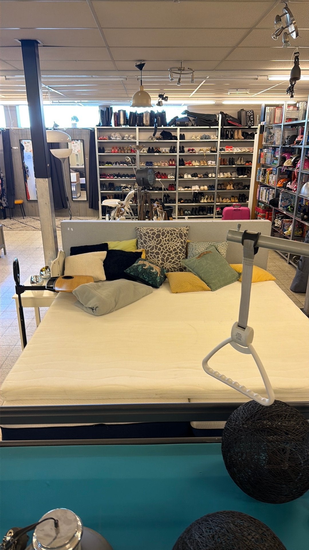 Super groot bed (zonder kussens), Huis en Inrichting, Ophalen, ., Wit, Tweepersoons