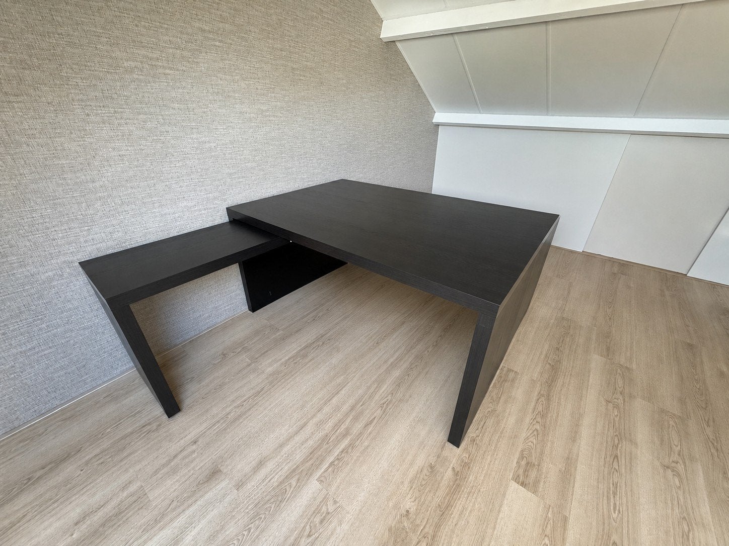 MALM Bureau met uittrekbaar blad, zwart, 151x65 cm, Huis en Inrichting, Ophalen, 65 cm, Spaanplaat of MDF, Hoekbureau