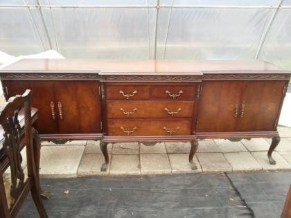 Chippendale dressoir, Ophalen