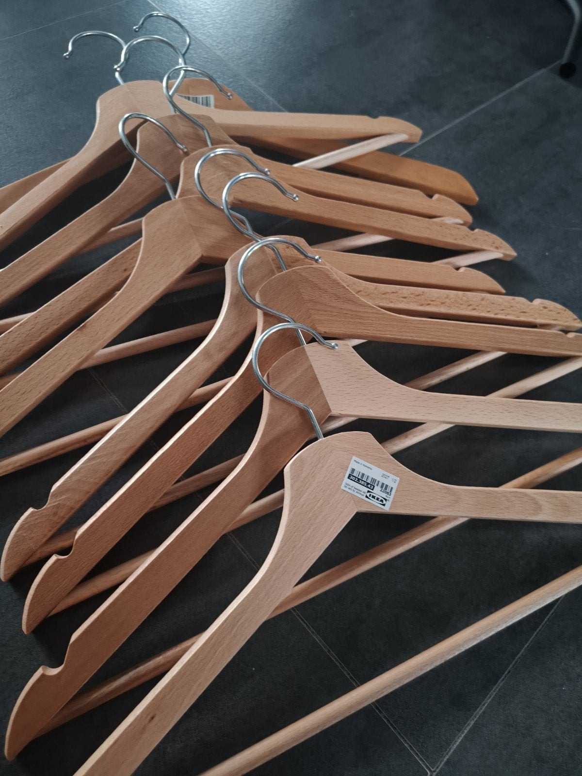 8 houten kledinghangers Ikea 302.385.43, Ophalen of Verzenden