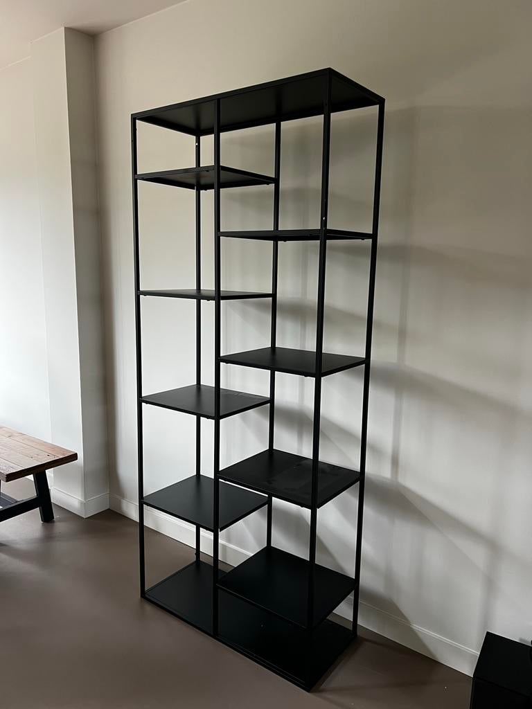 Woood Vakkenkast Zwart, Ophalen, Met plank(en), 50 tot 100 cm, Zo goed als nieuw