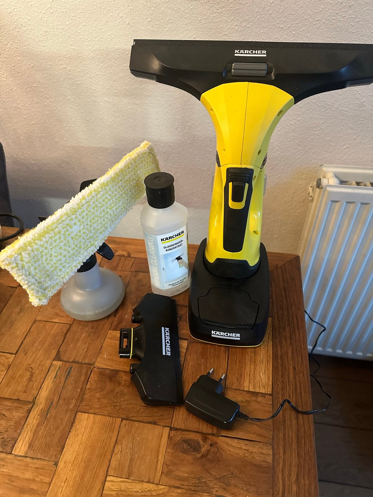 Kärcher WV 2 Plus N Raamwisser met toebehoren, Ophalen of Verzenden, Zo goed als nieuw