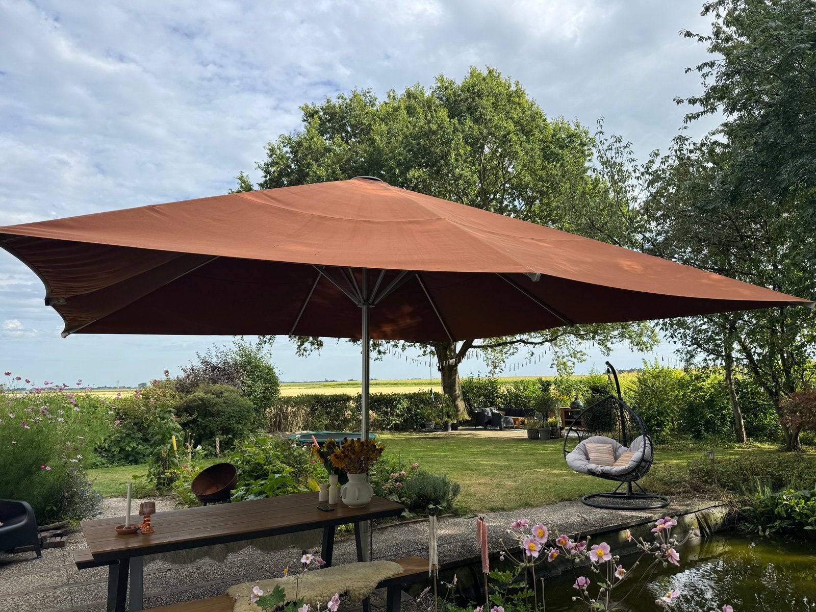 Grote zweefparasol - bruin - 5x5 meter, Ophalen, Gebruikt, Zweefparasol, Waterdicht