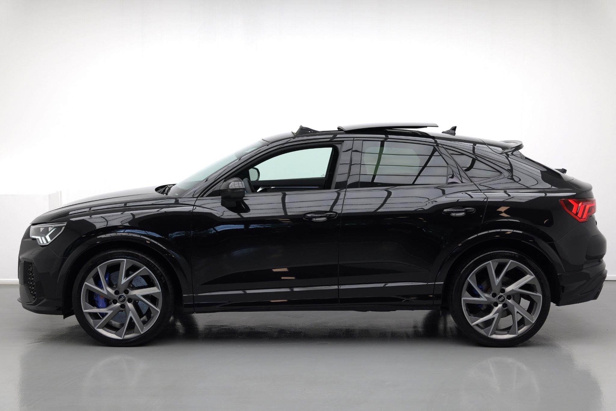 Audi RSQ3 Sportback 2.5 TFSI Quattro |Pano|Ceramic|Carbon|Me, Auto's, Automaat, Gebruikt, 1675 kg, Zwart
