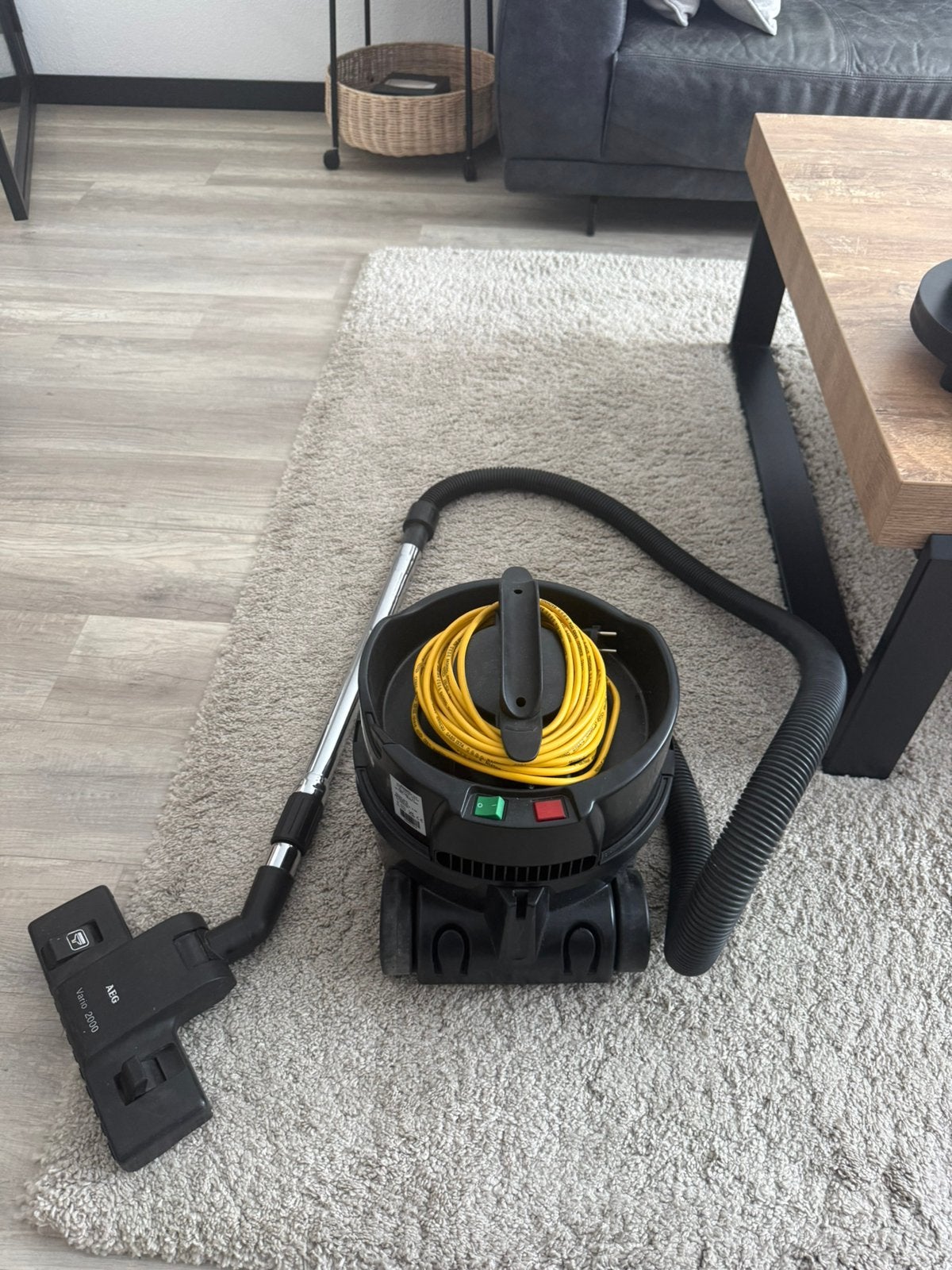 Numatic ERP180-11 professionele stofzuiger – 10 meter snoer, Ophalen, Zo goed als nieuw