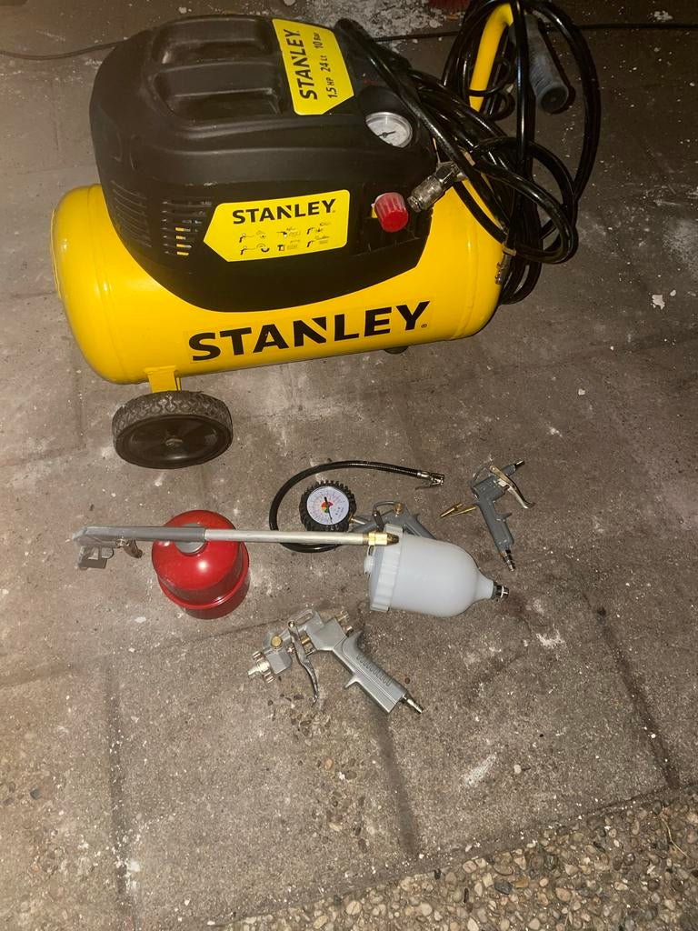 Stanley Compressor 24L 10 Bar met toebehoren, Doe-het-zelf en Verbouw, Compressors, Ophalen, Gebruikt, 10 bar of meer, Minder dan 200 liter/min