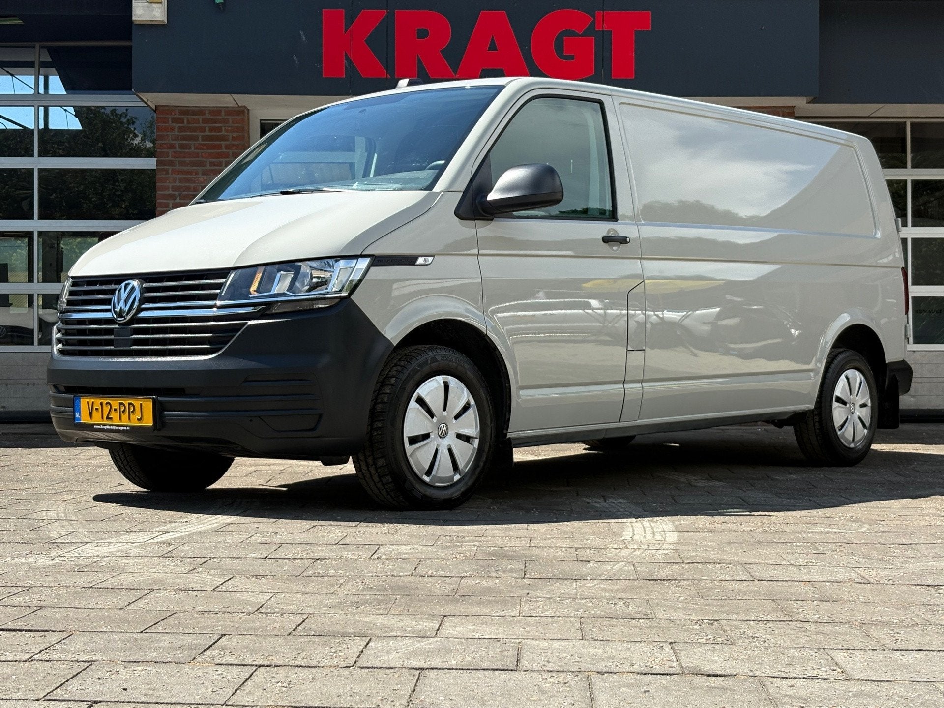 Volkswagen TRANSPORTER 2.0 TDI L2H1 150PK!|DSG Automaat|crui, Auto's, Dealer onderhouden, Gebruikt, 4 cilinders, 150 pk